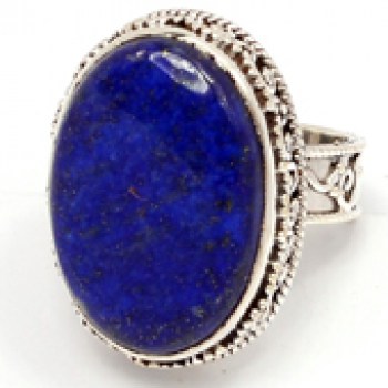 Zilveren ring met Lapis Lazuli in bewerkte setting maat 18 mm